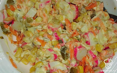 Салат заправить майонезом и подать к столу!