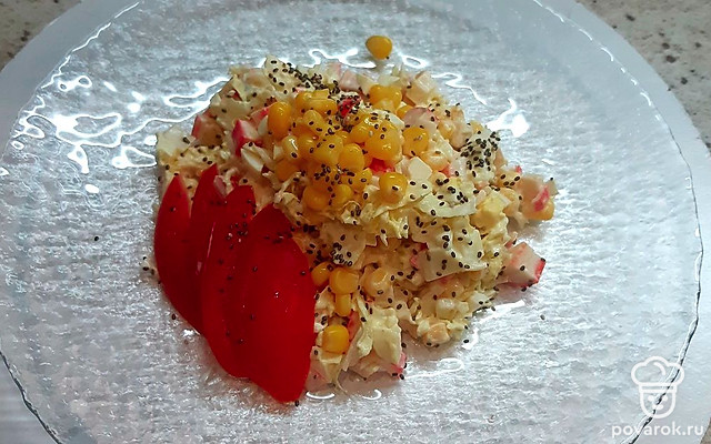 Крабовый салат с пекинской капустой и семенами чиа — Рецепт с фото