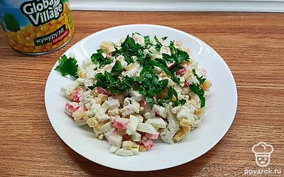 Украсить блюдо зеленью.