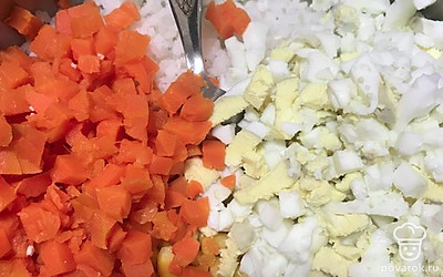 Морковь, яйца.