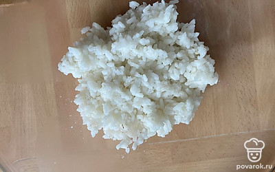 Отвариваем рис.