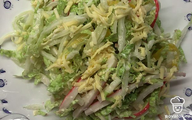 Салат «Палочка-выручалочка» с крабовыми палочками — Рецепт с фото