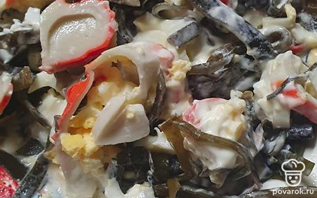 Салат «Морская лагуна» с ламинарией и крабовыми палочками — Рецепт с фото