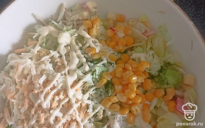 Смешать все, посадить, заправить майонезом, хорошо перемешать. 