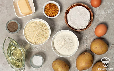 Помойте и очистите от кожуры картофель. Вымойте яйца. Подготовьте кастрюлю или сотейник.