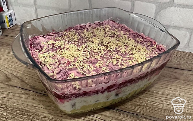 Салат «Селедка под шубой» с сыром — Рецепт с фото