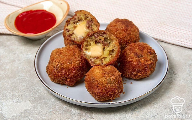 Крокеты с фаршем и сыром — Рецепт с фото