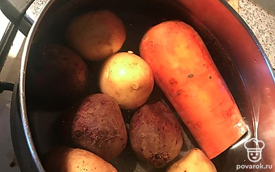 Отварите овощи в кожуре.