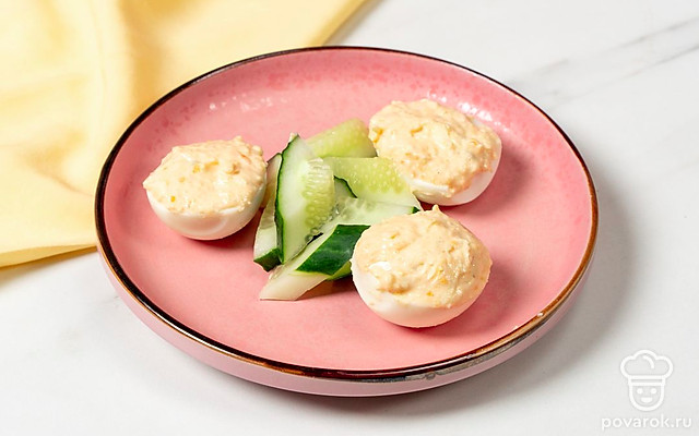 Яйца с майонезом и чесноком — Рецепт с фото