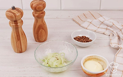 Душистый маринованный лук готов.