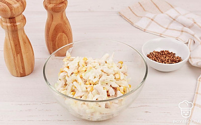 Перемешайте и салат готов.