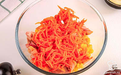 Добавьте к ингредиентам корейскую морковь.