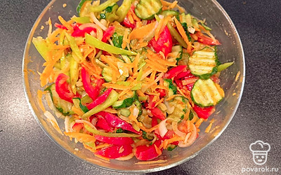 Салат можете подавать к столу с блюдами из мяса или рыбы.