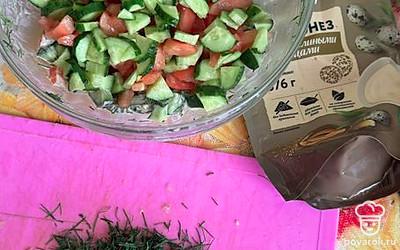 Нарезаем как удобно и добавляем укроп.