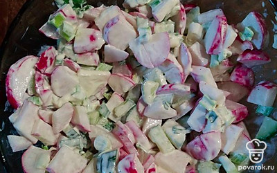 Посолите, поперчите и смешайте все ингредиенты с майонезом.